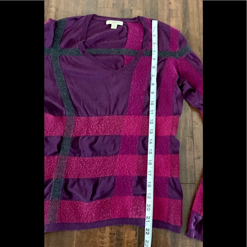 Burberry Purple and Pink V-Neck Sweater - Picture 4 of 7
